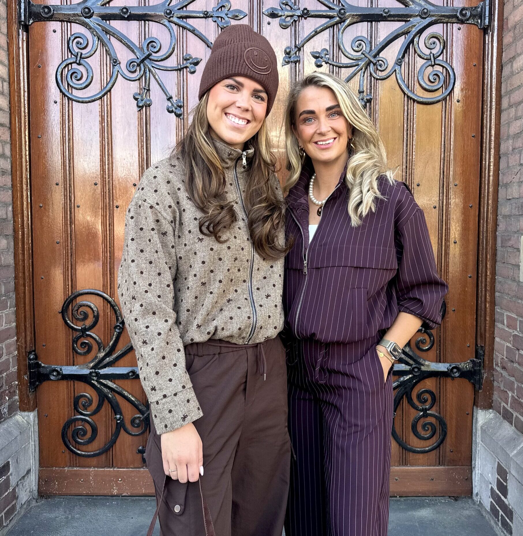 Influencers in outfits van Mimoda